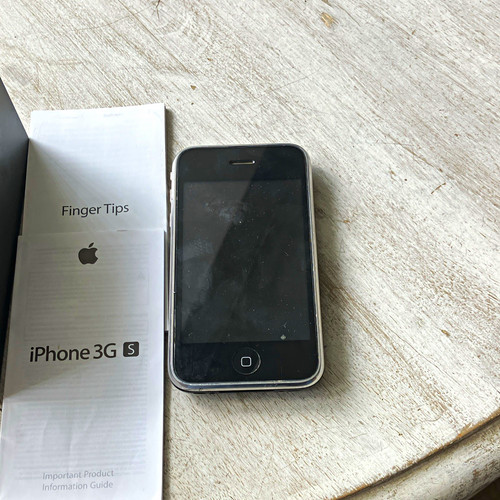 Apple iphone 3gs 16gb - apple, black